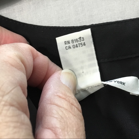 Kenneth Cole Chiffon/Satiny Blouse 🎖HP🎖 - Picture 5 of 14